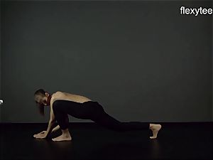 FlexyTeens - Zina demonstrates lithe naked figure