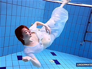 extraordinaire unshaved underwatershow by Marketa