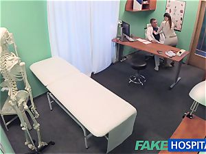FakeHospital medic gets wonderful patients pussy moist